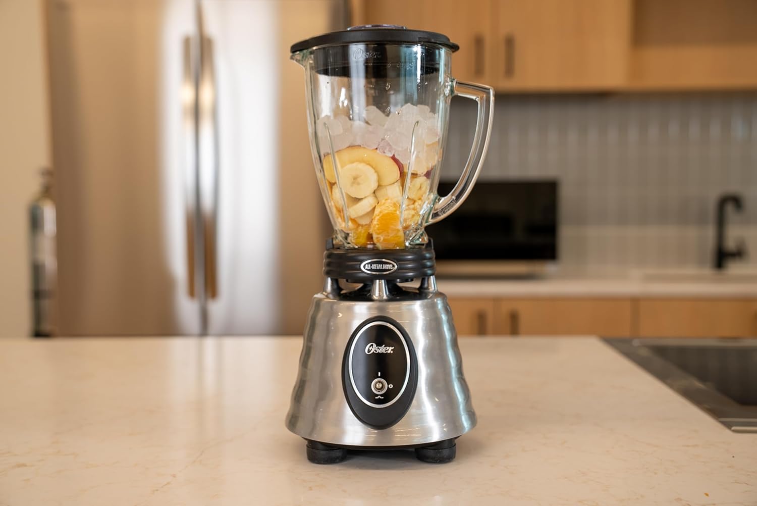 Oster Classic Series Blender - 1000W Power, 6-Cup Glass Jar, Stainless Steel Kitchen Essential