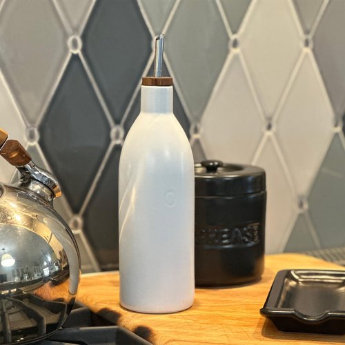Fox Run White Ceramic Oil Bottle, 17 oz/500 ML Olive Oil Dispenser With Pouring Spout and Cap