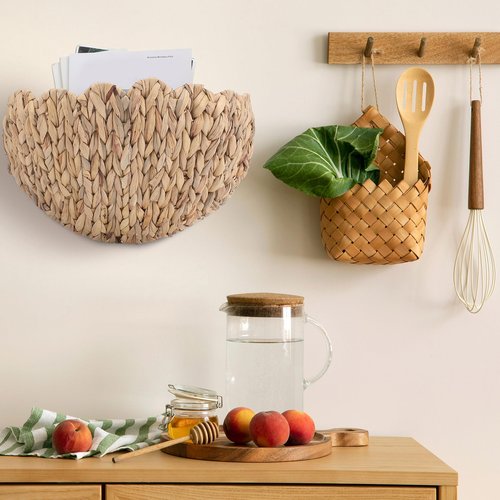 Teenyyou 2 Pack Scalloped Wall Baskets Hanging Baskets Large and Small Decorative Woven Storage Holder for Home Bathroom, 16 x 10.6 x 7 and 14 x 7.9 x 5.7 Inch (Natural,Water Hyacinth)