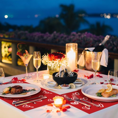 Noveread 100 Pcs Valentine's Day Placemats Red Heart Disposable Paper Place Mats 14.57 x 10.24 Inch Valentine Table Mats for Valentine's Day Party Decoration Dining Kitchen Anniversary Holiday