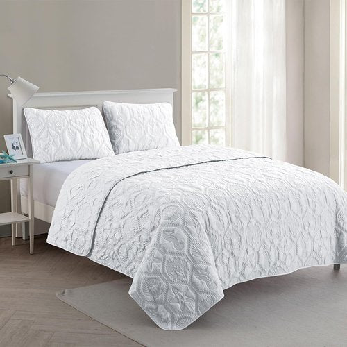 VCNY Home King Size 3-Piece Beach Bedding Set | Reversible Quilt & Matching Shams | Soft & Breathable | Wrinkle Resistant | Lightweight for Year Round Comfort | Coastal Room Decor | Shore White