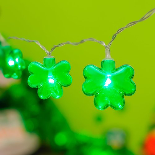 10 Feet Shamrock String Lights - St Patricks Day Decorations with 20 LED Lucky Clover Lights Battery Powered, Timing Function - Green Feast Lighting for Indoor House Irish Bedroom Party Festival Decor