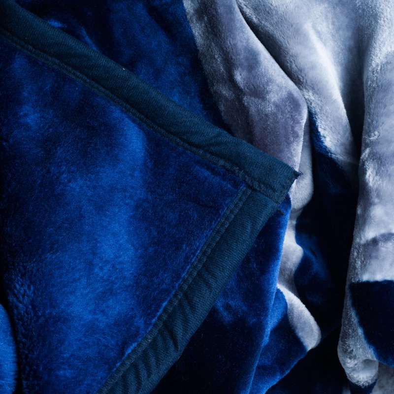 Queen Wolf Blanket - 74x91-Inch Faux Mink Plush Winter Throw for Couch Bed