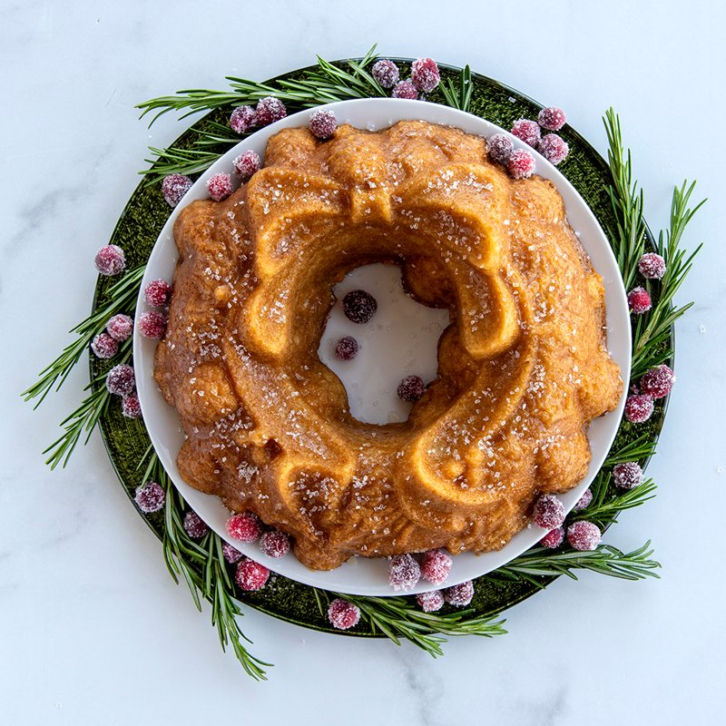 Holiday Wreath Bundt Pan - Nonstick Cast Aluminum Bakeware