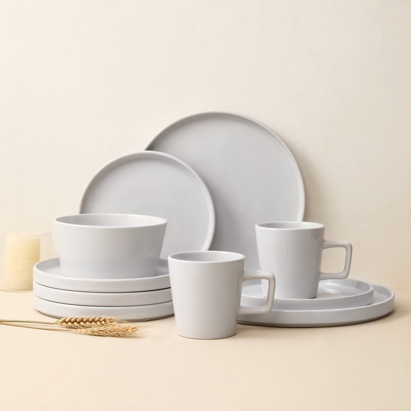 16-Piece Dinnerware Set - Glossy White Stoneware