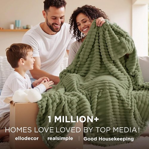 Bedsure GentleSoft Twin XL Blanket - Cozy Fleece Throw for Women | Cute Moss Color, 66x90 Inches