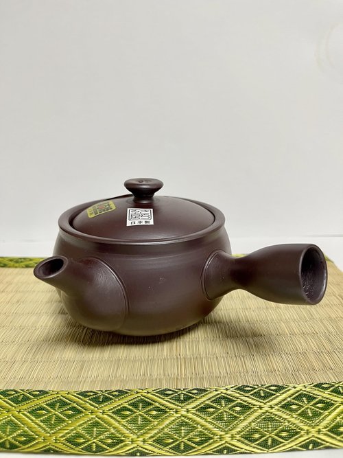 Japanese Banko-yaki (ware) Ceramic Teapot Kyusu 5.3 Inches in Diameter H3.35 Inches 11.8 Fluid Ounces, Shidei purple clay TR57402