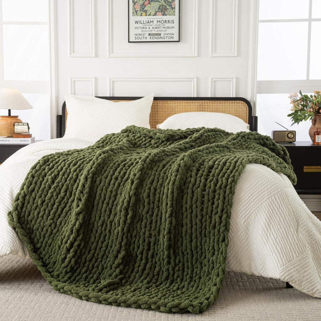Ultra Soft Chunky Knit Throw Blanket 40x50 Hand Knitted Warm Chenille Throw Blanket, Home Decor Soft Thick Yarn Cable Knit Blanket Breathable Fleece Banket Christmas for Couch Bed Sofa Best Gift