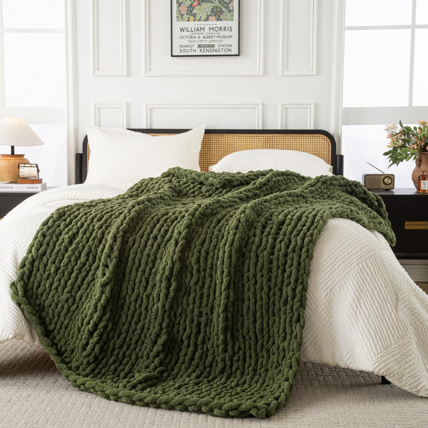 Ultra Soft Chunky Knit Throw Blanket 40x50 Hand Knitted Warm Chenille Throw Blanket, Home Decor Soft Thick Yarn Cable Knit Blanket Breathable Fleece Banket Christmas for Couch Bed Sofa Best Gift