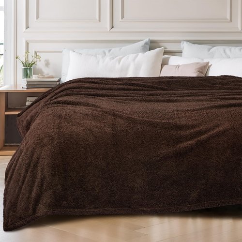 Exclusivo Mezcla Fleece King Size Bed Blanket, Ultra Soft, Lightweight and Fuzzy Coffee Blanket for Women, Home Decor, 90x104 Inches