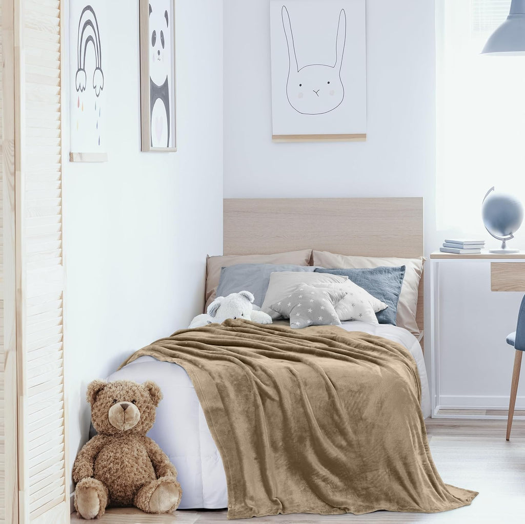 Utopia Bedding Fleece Blanket - Luxury Soft Microfiber Twin Size in Camel (60x80 Inch)