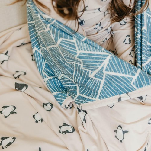 Copper Pearl Penguins 3-Layer Stretchy Quilt