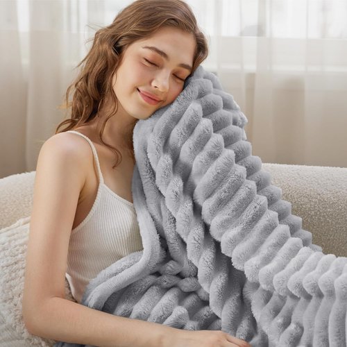 Bedsure Light Grey Fleece Blanket - Super Soft Cozy Throw for Couch, Perfect 50x70 Inches Size