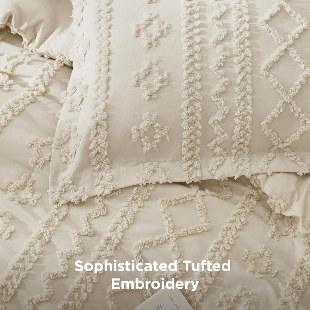 Bedsure Tufted Boho Comforter Set - Queen Size Beige Bedding with GentleSoft™ Fabric | 3-Piece Farmhouse Style