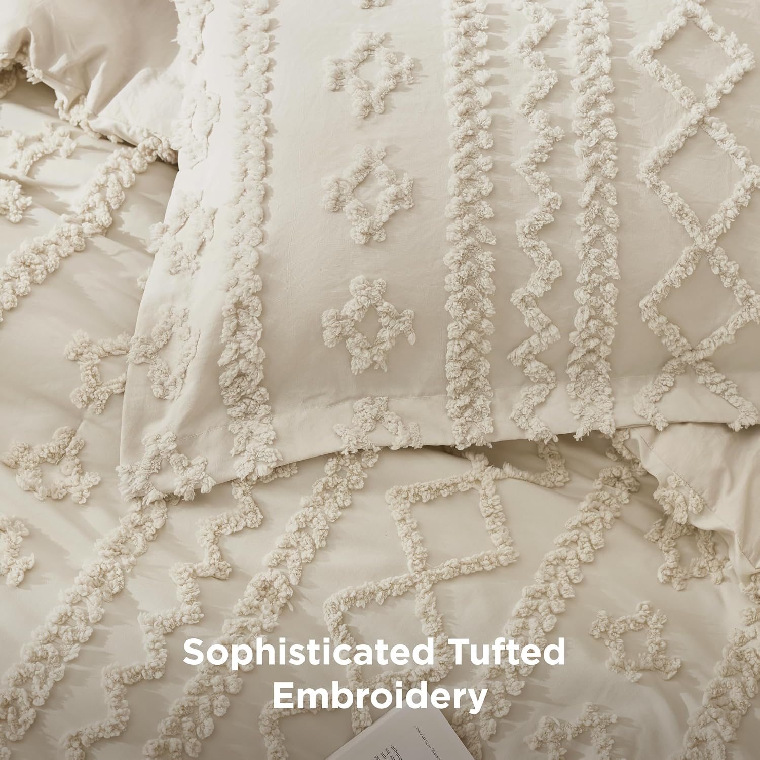 Bedsure Tufted Boho Comforter Set - Queen Size Beige Bedding with GentleSoft™ Fabric | 3-Piece Farmhouse Style