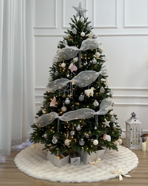 Starry Dynamo 60-Inch Puff Quilt Faux Fur Christmas Tree Skirt, Soft Plush Tufted Texture with Satin Ribbon Ties, Cream