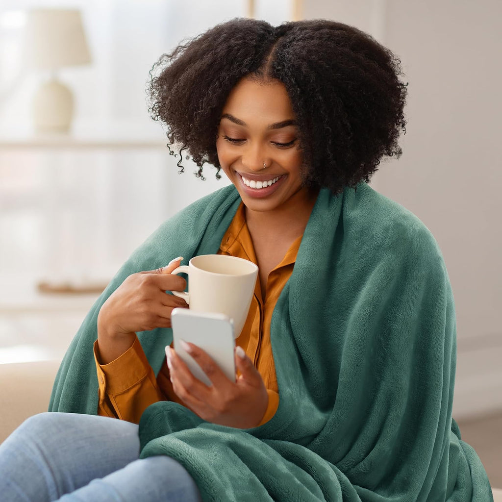 Utopia Bedding Fleece Blanket - Luxury Soft Anti-Static Microfiber | Queen Size Celadon (90x90 Inch)