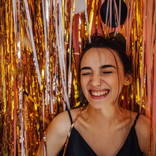 Gold Metallic Tinsel Foil Fringe Curtains by [Brand Name] - 20 Pack Photo Booth Backdrop for Parties & Celebrations