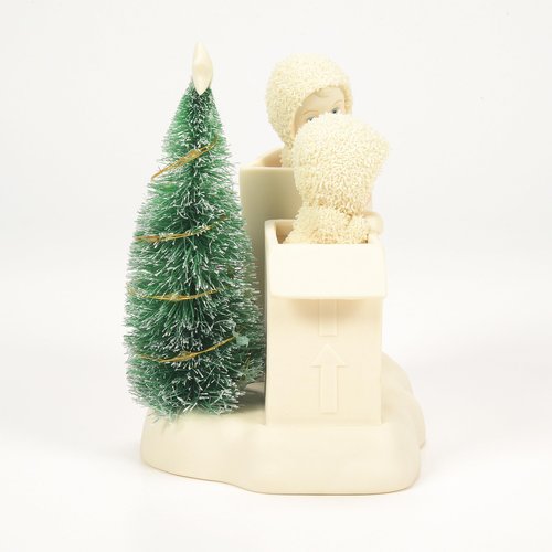 Department 56 Snowbabies Christmas Jubilee Frosty Frolic Fort with Tree Lit Figurine, 5.51 Inch, Multicolor