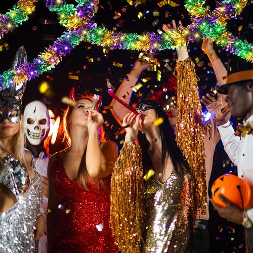 Boao 12 Pcs/78 ft Mardi Gras Decoration Tinsel Garland with LED Light 6.5 ft Each Mardi Gras Metallic Streamers Battery Operated Lighted Hanging Decor for Carnival Party Supply(Battery Not Include)