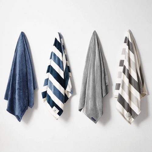 Nautica - Queen Blanket, Soft Plush Fleece Bedding, Ideal for Bed or Couch, Oeko-Tex Certified (Solid Grey)