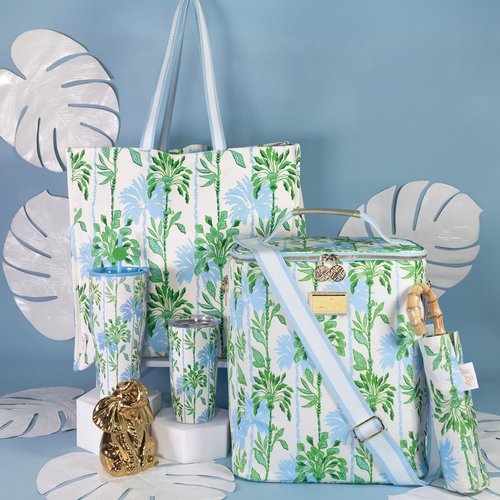 Lilly Pulitzer Insulated Wine Carrier, Cooler Bag Holds up to 4 Bottles of Wine, Soft Cooler with Adjustable/Removable Strap and Double Zipper Close (Swayin in The Breeze)