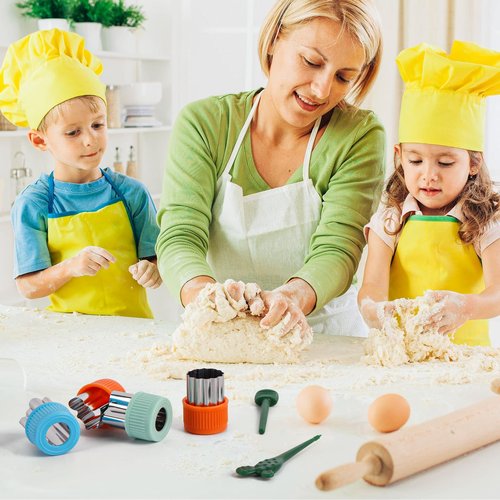 21Pcs Vegetable Cutter Shapes Set - 18Pcs Fruit Shape Cutters and 3Pcs Food Cutters Tools Accessories for Kids Lunch