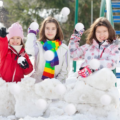 Luces 20 PCS Fake Snow Balls, Soft Indoor Snow Ball for Fight Set, Plush Artificial Snow White Balls Xmas Tree Decor Winter Game for Parent-Child Interactive Activities