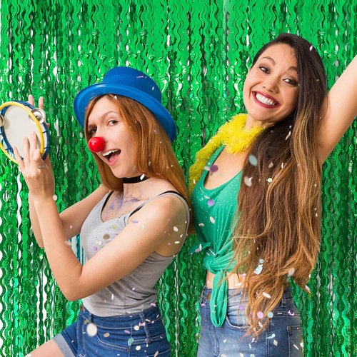 Green Tinsel Foil Fringe Curtains - Metallic Wavy Backdrop for Parties & Photo Booths
