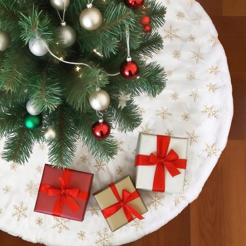Christmas Tree Skirt 48 Inches Faux Fur Christmas Tree Skirt White with Gold Sequin Snowflakes Large Xmas Tree Skirt Christmas Tree Base Cover Party Decorations Ornaments