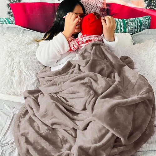 Bedsure GentleSoft Fleece Blanket - Lightweight Plush Cozy Twin Size in Mocha Brown | 60x80 Inches