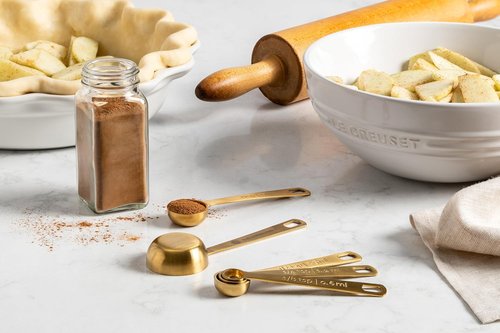 Le Creuset Measuring Spoons - Gold Set of 5 for Precise Cooking Measurements (1/8, 1/4, 1/2 Tsp & 1 Tb)
