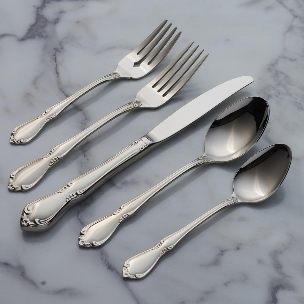 Oneida Silverware Set, Chateau Fine Flatware 4-Piece Salad Forks Set, Service For 4, 18/10 Stainless Steel Forks, Mirror Finish, Dishwasher Safe, Utensils, Metal Salad Fork (Silver, 4 Piece)