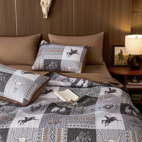 Wake In Cloud - Western Quilt Set, Southwestern Aztec Country Horse Cowboy Rustic Ranch Pattern Printed, Reversible Lightweight Bedspread Coverlet, 3 Pieces, Gray Brown, Queen/Full Size