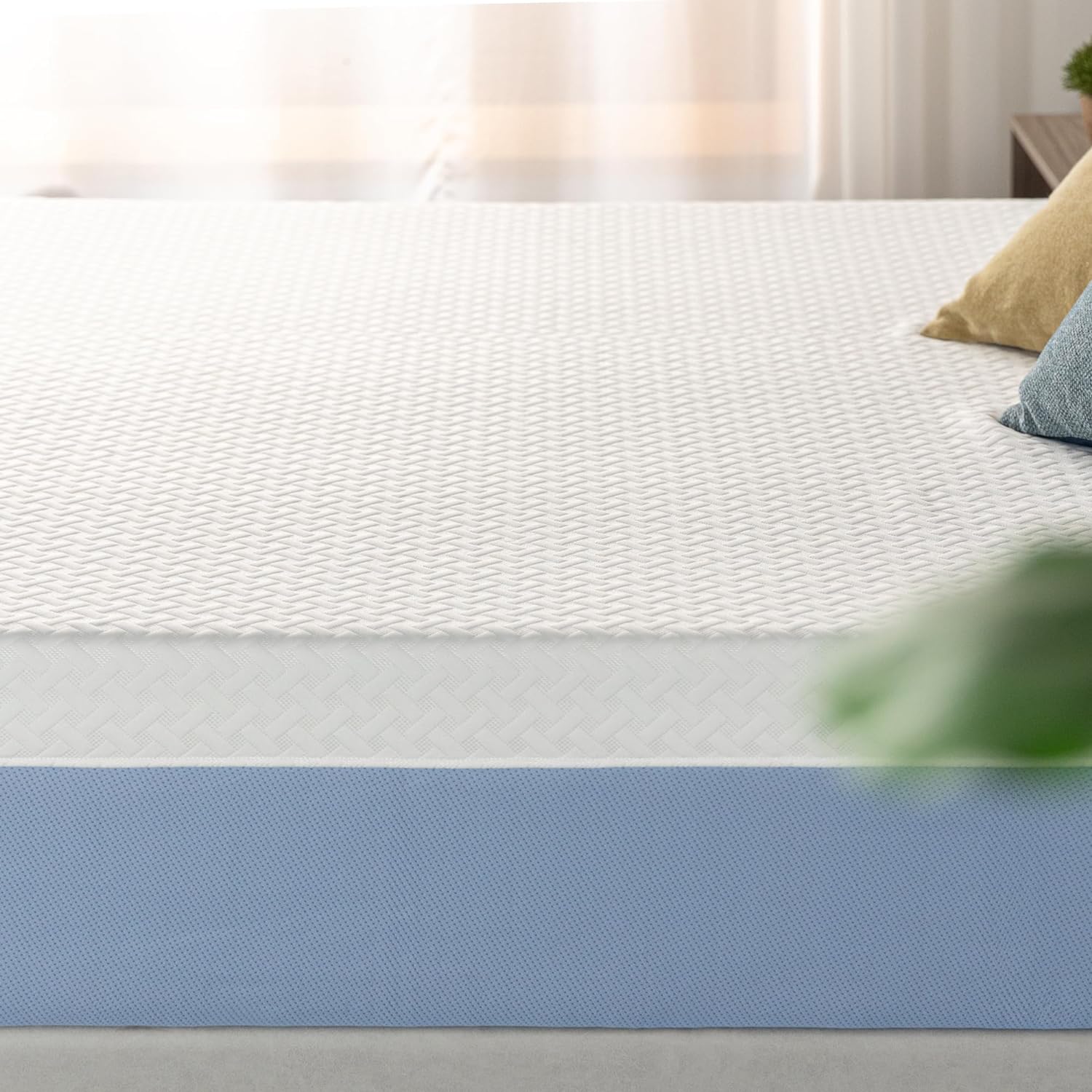 Zinus 10 Inch Queen Memory Foam Mattress - Cooling Comfort, Medium Feel, Fiberglass Free, Safe Materials