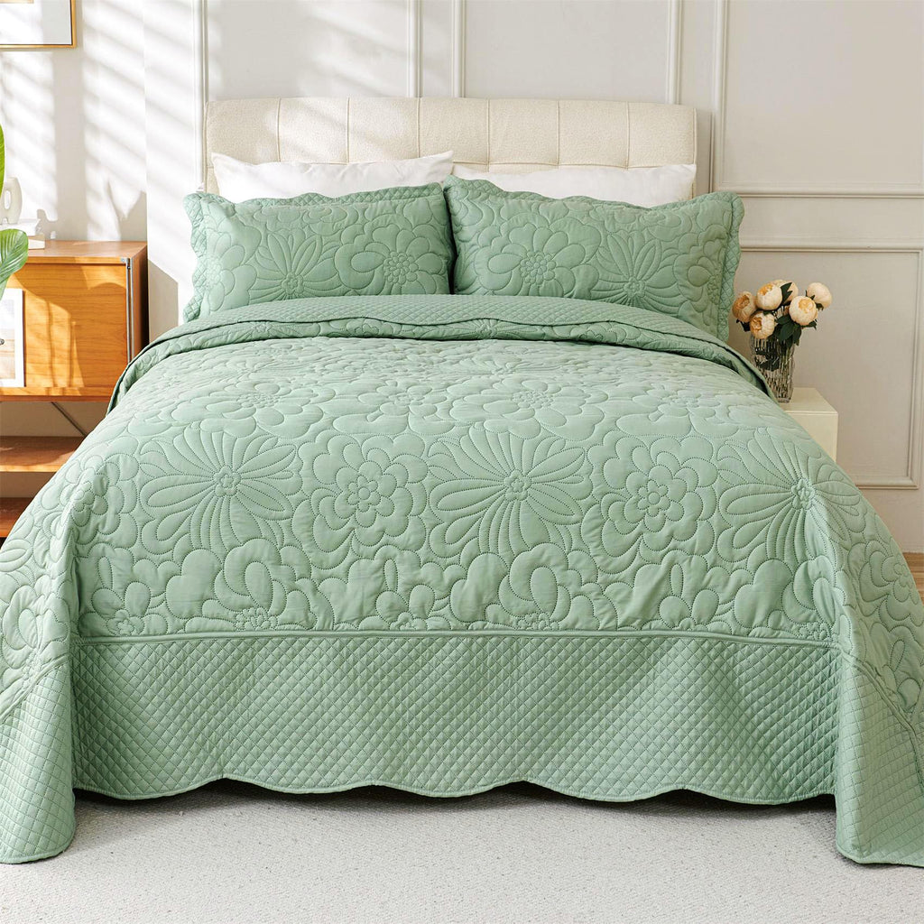 Cmfshape Oversized King Quilt Set Bedspread 128x120-Sage Green California King Quilts 3 PCS-Lightweight Quilted Bedding Extra Large-Floral Coverlet for All Season