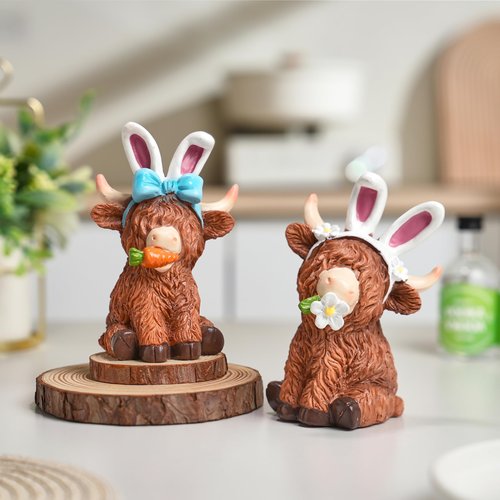 LEAESMHR Easter Highland Cow Decor, 2Pcs Resin Highland Cow Figurines with Bunny Ears, Carrot, Flowers, Festive Decor for Easter, Spring Table Centerpiece for Mantle Shelf