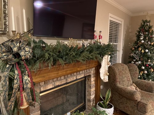 Prelit Christmas Garland 9ft with 50 LED Lights, Battery Opreated Christmas Decor Timer for Mantle Staircase Indoor and Outdoor Prelight Xmas Garland