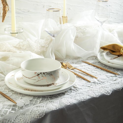 Stone Lain Porcelain 16 Piece Dinnerware set, 4 Full White Gold Splash Sets