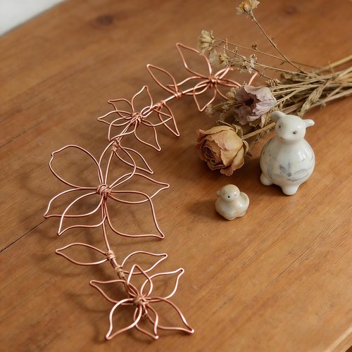 BoFUN Wreath Craft Kit for Adult, Women, Teens, DIY Wire Wreaths Making Supplies for Outdoor Porch, Indoor Wall Hanging, Perfect for Spring, Summer, Fall, Halloween & Christmas Holiday Decor (Gold)