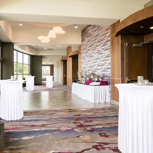 REWOMC 10 Packs Round Cocktail Table Skirt 24"x 43" Spandex Stretch Cocktail Tablecloth with Wavy Drapes, White Spandex Fitted High Top Table Covers for Wedding Bar Party Birthday Banquet Tables