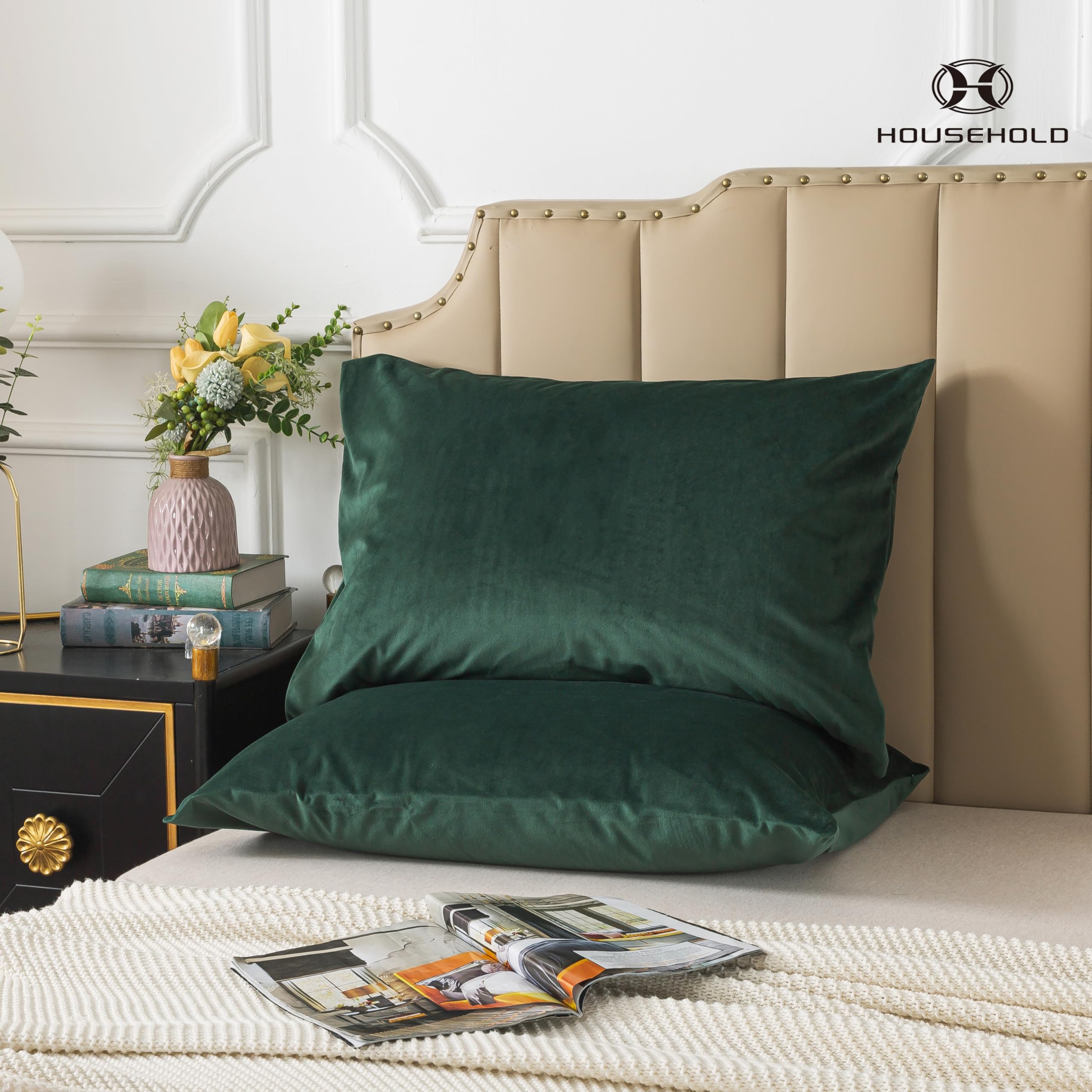 H HOUSEHOLD Set of 2 Velvet Queen Size Pillowcase, Soft and Cozy Luxury Fuzzy Flannel 20x30 Inches Pillow Cover with Zipper (Queen (20 x 30 Inch), Dark Green)