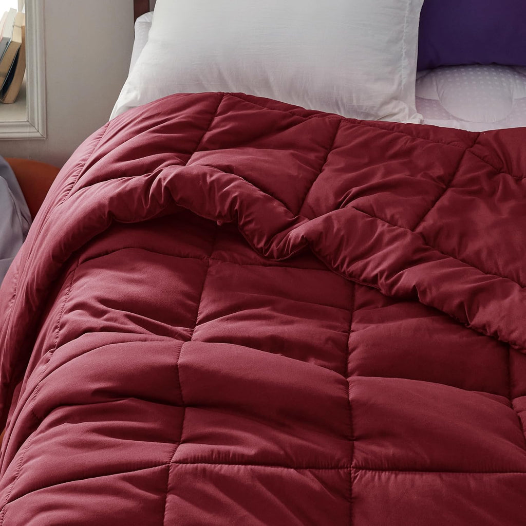 Bedsure Comforter Duvet Insert - All-Season Twin Size Quilted Down Alternative Blanket, Red 88 x 68 Inches