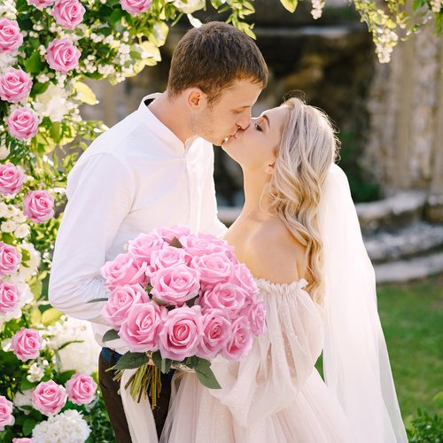 Thiccywoov 30 Pcs Rose Artificial Flowers in Bulk Real Touch Long Stem Silk Roses Bouquets Realistic Faux Flowers for Wedding Bridal Shower Home Decor Floral Arrangements Table Centerpiece(Pink)