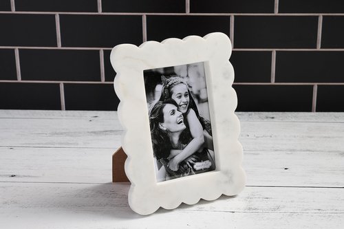 Mud Pie Scalloped Marble Frame, Small, 4x6