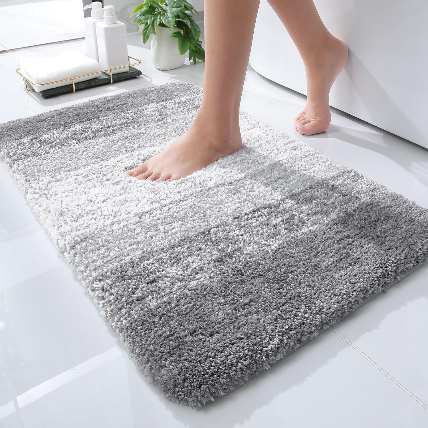 OLANLY Bath Rugs Mat - Extra Soft Microfiber, Quick Dry & Machine Washable | 24x16 Light Grey