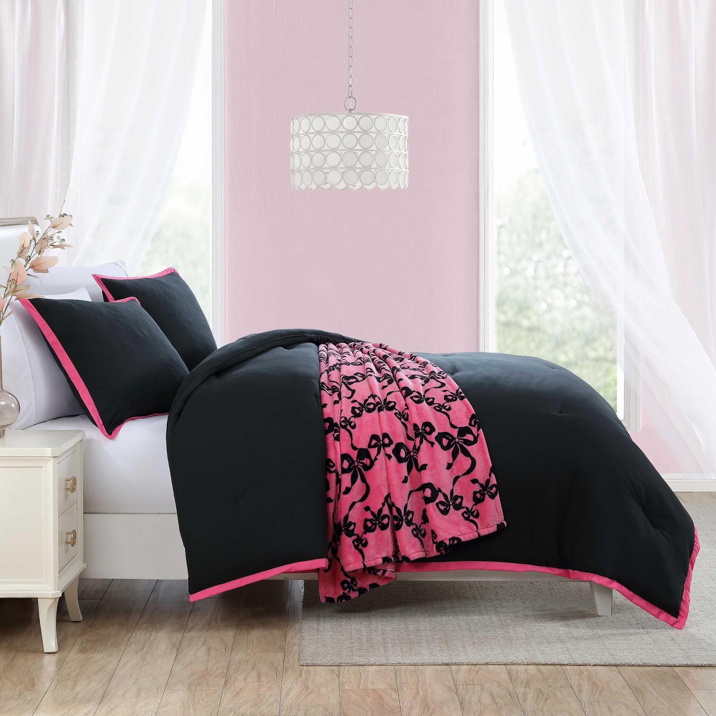 Betsey Johnson - Twin Comforter Set, Bedding Set with Matching Sham & Bonus Soft Throw, Dorm Essentials (Signature Hotel Solid Black)
