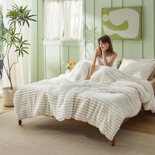 Bedsure Comforter Set Queen Size - GentleSoft™ 3 Pieces Double-Side Fleece Fluffy White Comforter Set, Cozy Striped Room Decor Aesthetic, Luxury Bedding Queen Size, 2 Pillowcases, 90x90 Inches