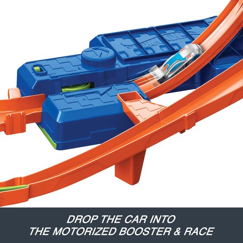 Hot Wheels | Stunt Track Set with Mid-Air Crash - 1:64 Scale Die-Cast Car & Motorized Booster