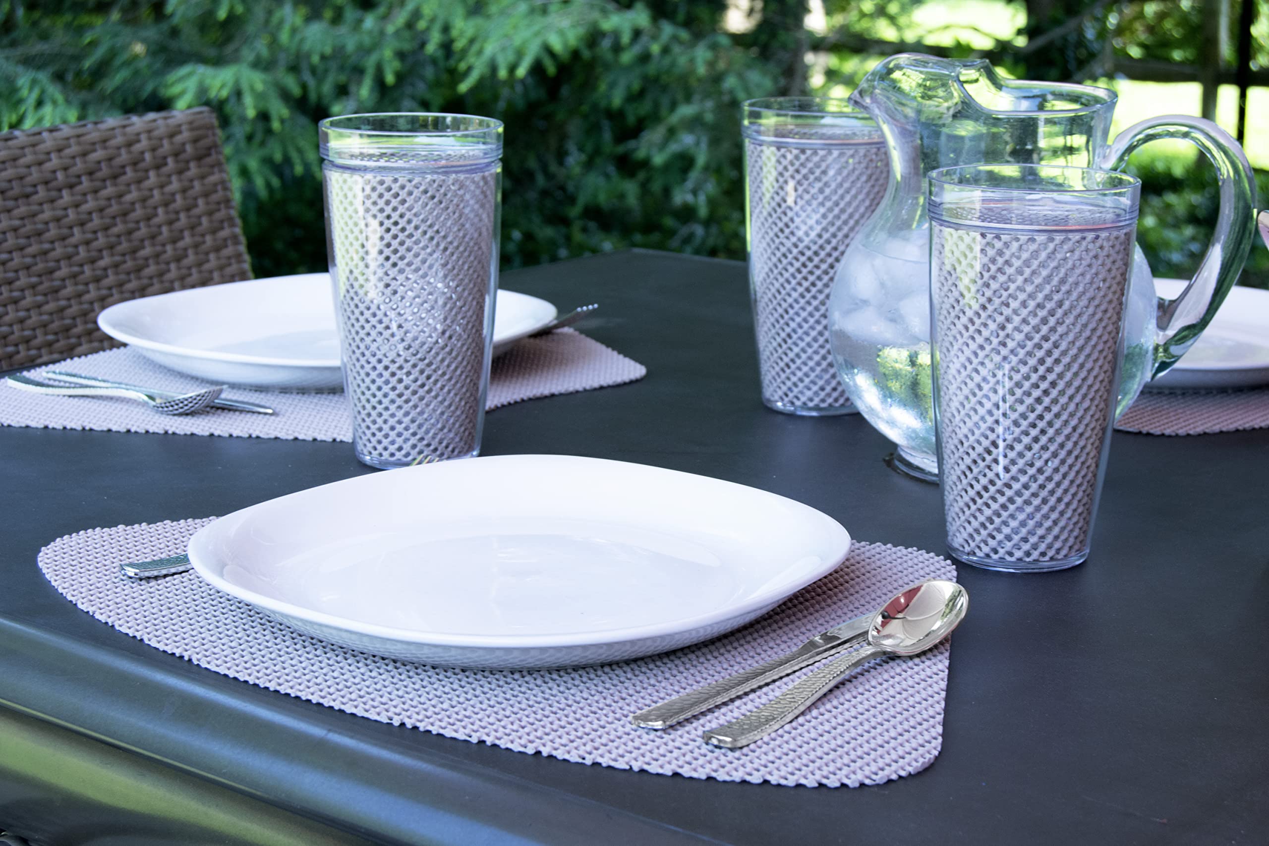 Kraftware Fishnet Wedge Placemats for Round Outdoor Tables, Tan, Set of 6, Small